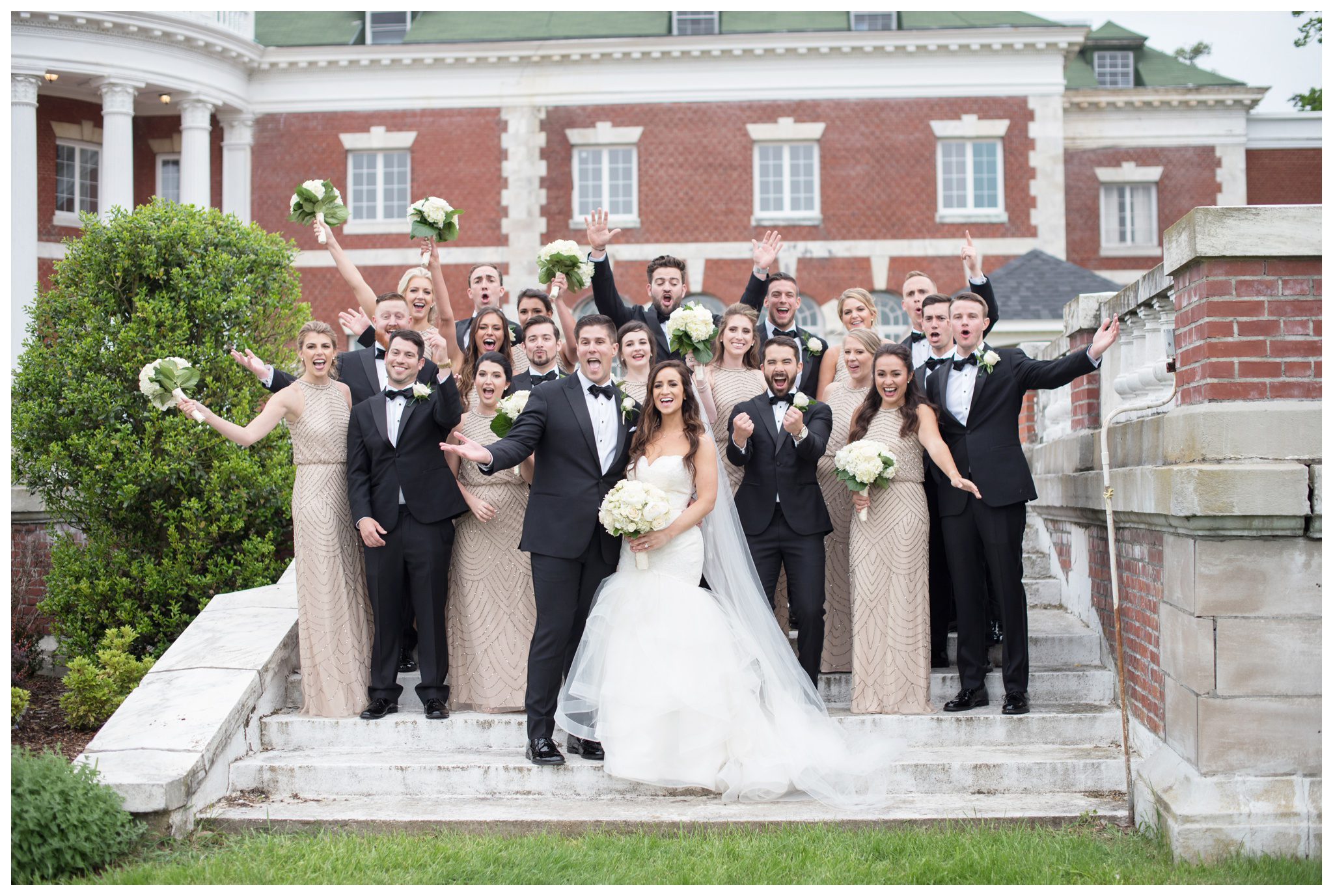 super large bridal party photos tips
