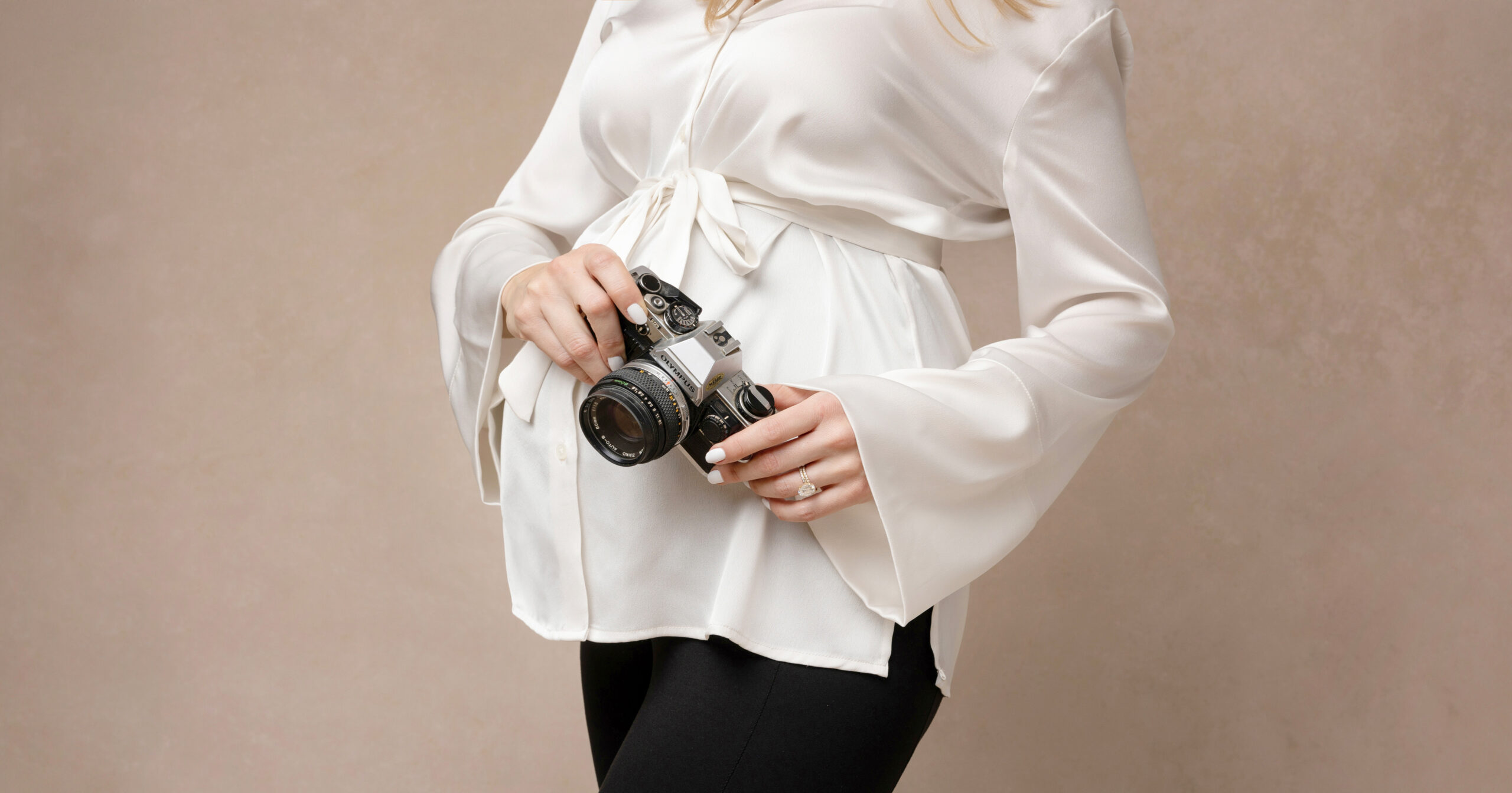 pregnancy maternity leave tips luxury wedding photographer videographer